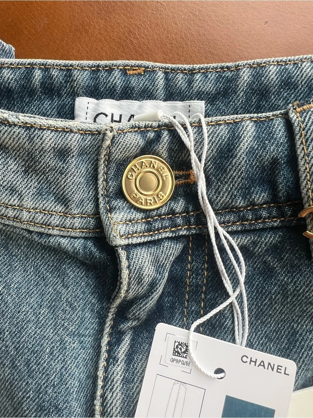 Chanel 26B denim cargo light wash jeans size 34